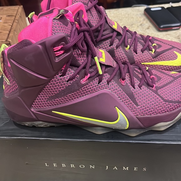 NIKE LEBRON 12 - Picture 8 of 16
